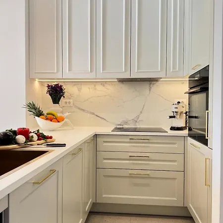 Apartment Luxury L With Jacuzzi Split